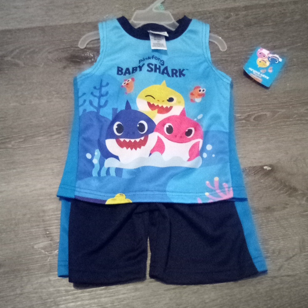 BABY SHARK BOYS SHORTS SET SIZE 3T BRAND NEW